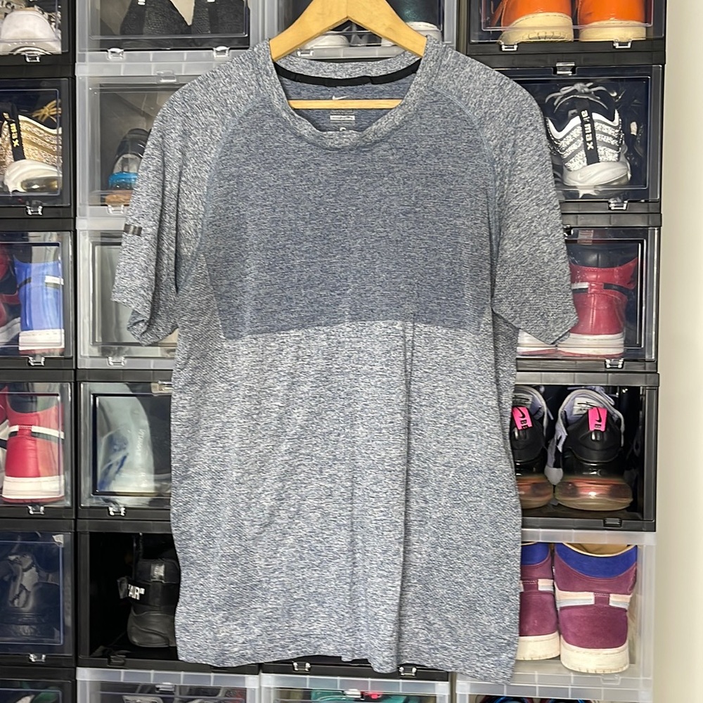 Nike Dri-Fit Tshirt- L